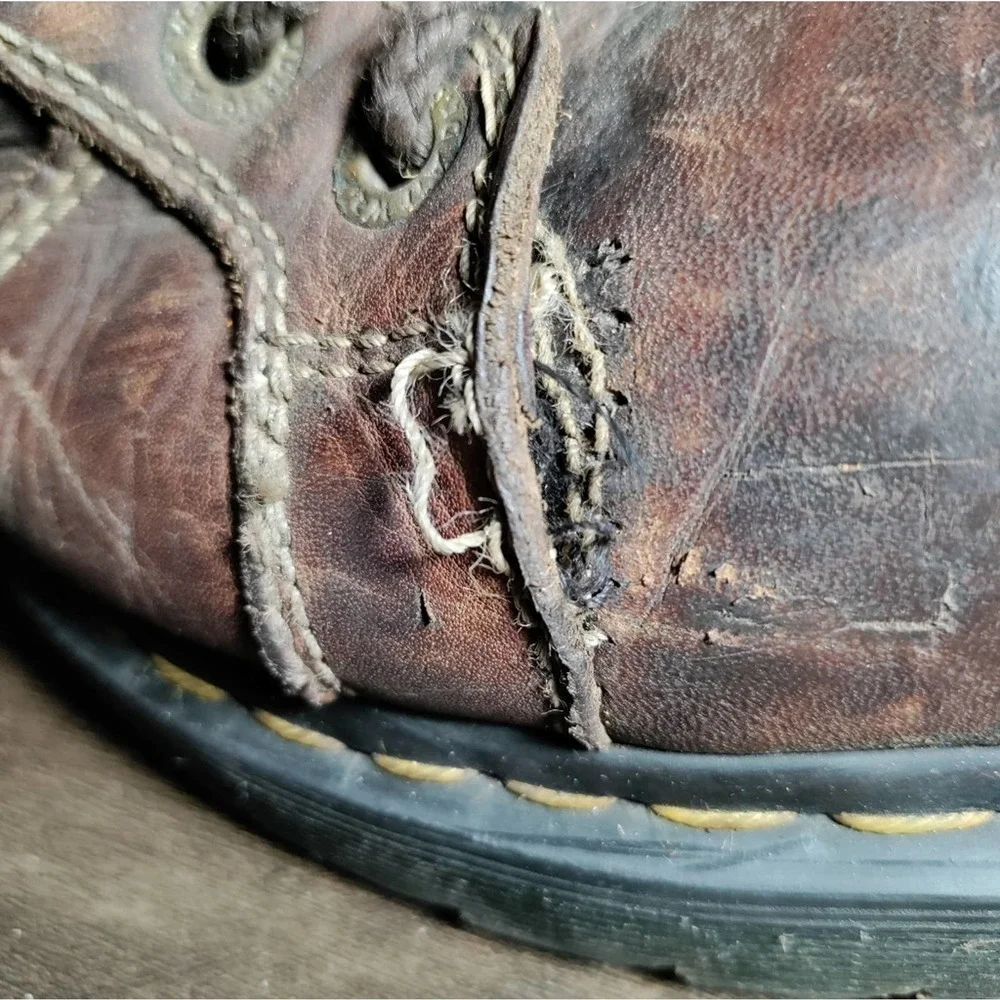 Dr Martens Industrial brown leather safety toe work boots size 9 mens/10 womans